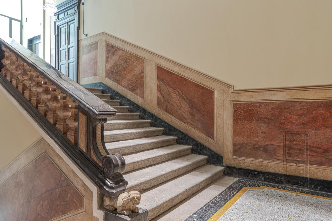 Suite Del Vescovo - By MyhomeinКомо Экстерьер фото